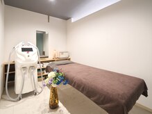 ナンバーナイン(N°9)の雰囲気（明るい店内でプライベート感がありながらも、安心感満載）