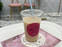 エマネイル プラスキハクヤ 天満橋店(EmaNail+KIHAKUYA)の雰囲気（ドリンクサービス、映画見放題お話し好きでもそうでない方も◎）