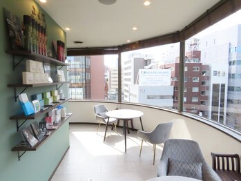 ルナスーリヤ 仙台店/店内