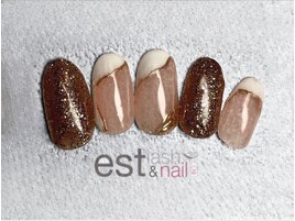 変形フレンチネイル