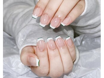 ヌアネイル(NUR NAIL)/カラーフレンチ+デザイン