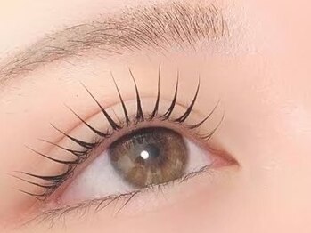 ヴィボーン 柏店(viborn)の写真/お客様に合わせたデザインで、モチの良いまつ毛パーマ！目に光が入りやすくお顔の印象がグッと変わります♪