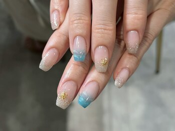 ブルー×ゴールドネイル