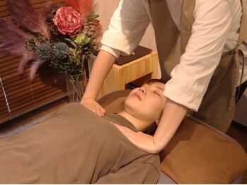 クラル(Curar)の写真/【小顔矯正・骨盤矯正・姿勢矯正は美容整体専門サロンへ】首肩のコリも根本から改善/初回¥4900からご用意！