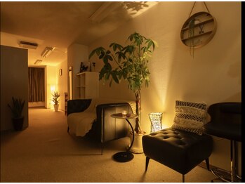 東洋館 川口店/優しい音楽を流れる静かな待合室