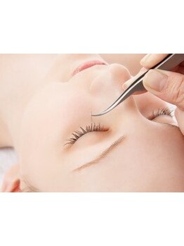 特別な日に合う華やかな目元にしたい