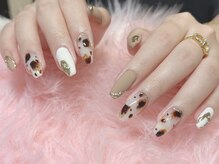 アイ アンド ネイル ドル(Dollar)/