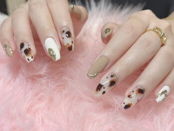 アイ アンド ネイル ドル(Dollar)/