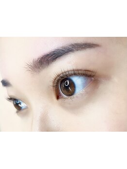 ナチュラル上品な目元にしたい