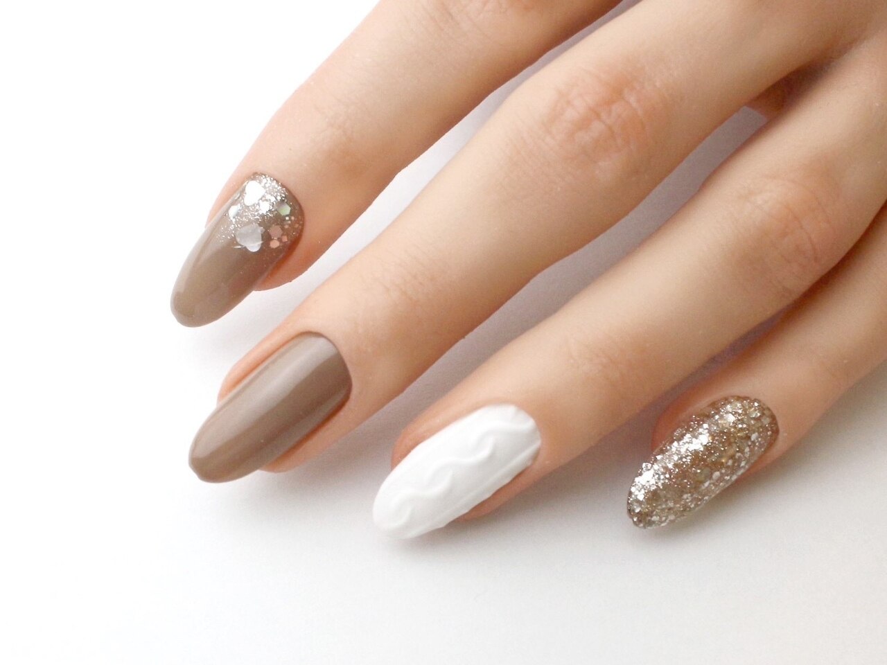 2026年冬トレンド】ニットのネイルデザイン集｜人気順｜5ページ目