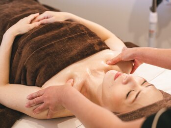 ミンガラー(Mingalar)/デコルテマッサージ