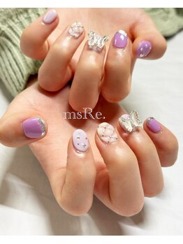 ミスリ(msRe.)/キルティング&蝶々ネイル