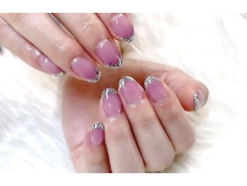 リーヴェ(Riebe)/ガラスフレンチネイル