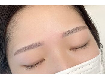 ホワイトアイ 茶屋町(WHITE EYE)/《眉毛/アイブロウ/美眉/梅田》