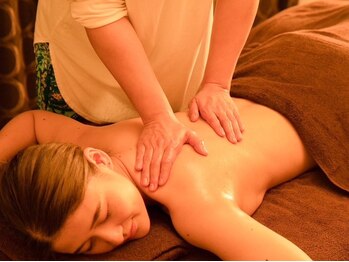 ヌアラ(Nuala)/アロマオイルマッサージ