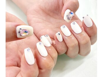 ビジューネイル