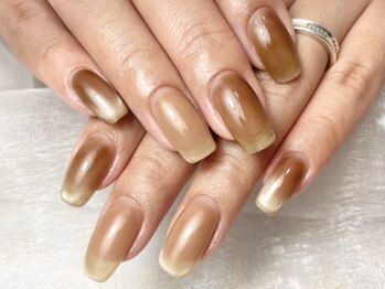 2色のマグネットネイル