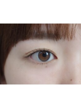 ナチュラル上品な目元にしたい