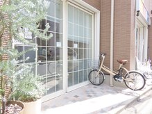 イスィ アトリエココ(ICI Atelier coco)の雰囲気（自転車でお越しのお客様はこちらのスペースをご利用ください）