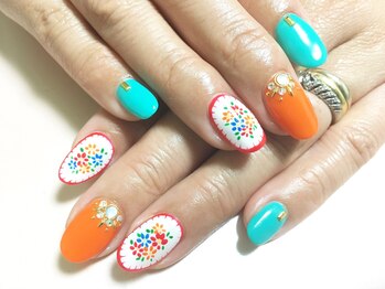 キュアエヌ(cure.n)/刺繍ネイル