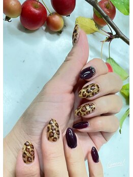 アニマル柄ネイル