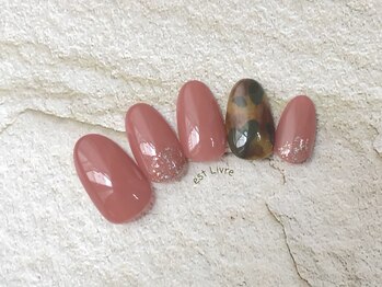 エストリブレ(estLivre)/べっ甲ネイル