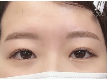 ダフネ(DAFNE)/綺麗系の平行眉