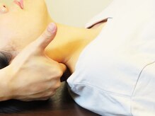 丸の内接骨院グループ 銀座リリース整体院/◆施術風景【首まわり】