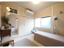 すがはら鍼灸院の雰囲気（アロマの香りのする空間。消毒をこまめに行っています。）