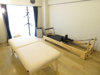 おこしんちゅ 渋谷 代々木公園/ベット、リフォーマー