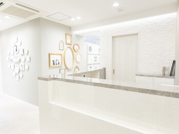 ロココ 恵比寿店(Rococo)/白を基調としたきれいな店内♪