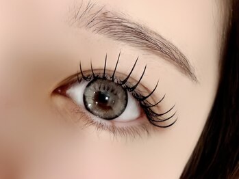 フリークラッシュ 高崎(FLEEK LASH)の写真/【バインドロックGOLD認定サロン】3倍の持続力と濃密な仕上がり☆LEDで更に高持続♪