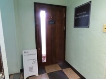 ロコ(RoKo)の雰囲気(看板犬がのぞいてます!お出迎え完璧な看板犬が居ます☆)
