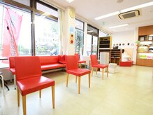 ほねつぎ ふじみ野はりきゅう接骨院の雰囲気（【待合】受付前にはキッズルームがありお子様連れの利用がOK）