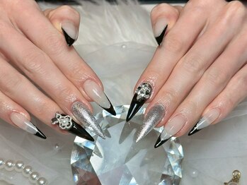 サリーネイルラボ(Sully Nail Lab)/シルバーと黒フレンチ