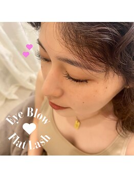 クレヴィア(CREBIA)/伏し目にした時の華やかさ抜群◎