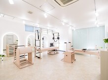 ピケピラティス 柏店(pique pilates)/モダンでおしゃれな空間