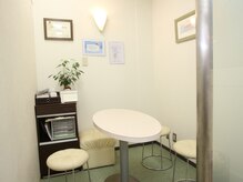 エフビューティプラス 緑地公園店(PLUS)/待合　カウンセリングスペース