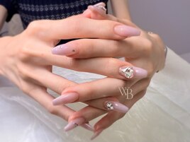 長さ出しビジューネイル