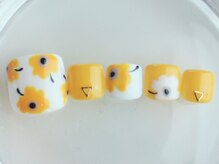 ネイルサロン あかねいろ/秋冬北欧風　フット　イエロー