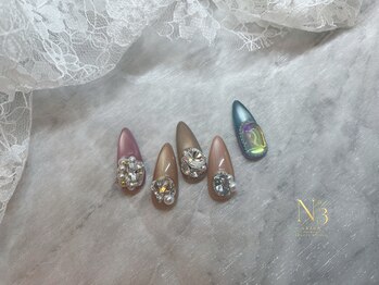 スリーサロン(N°3 salon)の写真/【特別な日の主役ネイル★】手元を美しく魅せるガラスフレンチから、華やかなブライダル・イベント対応◇