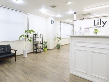 リリービューティーラウンジ(Lily Beauty Lounge)の写真/【お仕事帰りも◎】脱毛をもっと身近に!平日18時以降もOK◎メンズ・学割もあり◎通いやすいサロンです♪