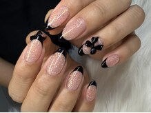 ラウレアネイル(Laule'a nail)/黒フレンチネイル