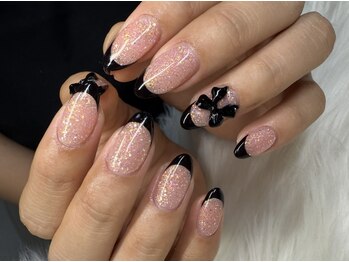 黒フレンチネイル