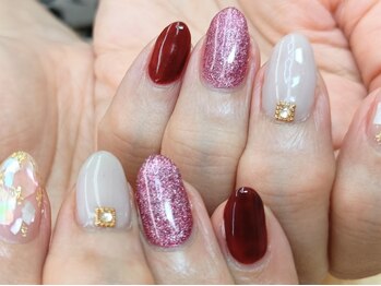 ネイルサロン ビー トライアングル 神楽坂店(B'triangle)の写真/【爪に優しいパラジェル使用!】歴20年以上の経験豊富なスタッフが施術します◎お客様の理想の手元に…☆