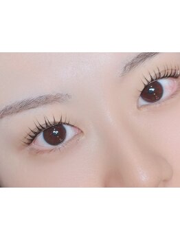 ナチュラル上品な目元にしたい