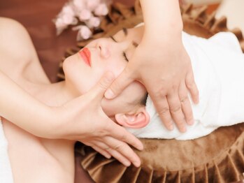 カリン ベル(KARIN BEL)/美小顔にはコルギがオススメ!