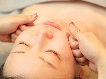 ソルーチェ(soluce)/顔も凝ります♪