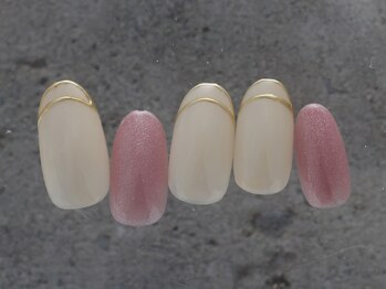 上品フレンチネイル