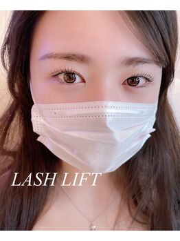 イスリー(ithree.)/マツパでぱっちり